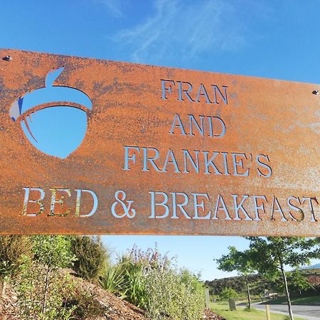 Fran And Frankie'S Bed & Breakfast Luggate Екстериор снимка