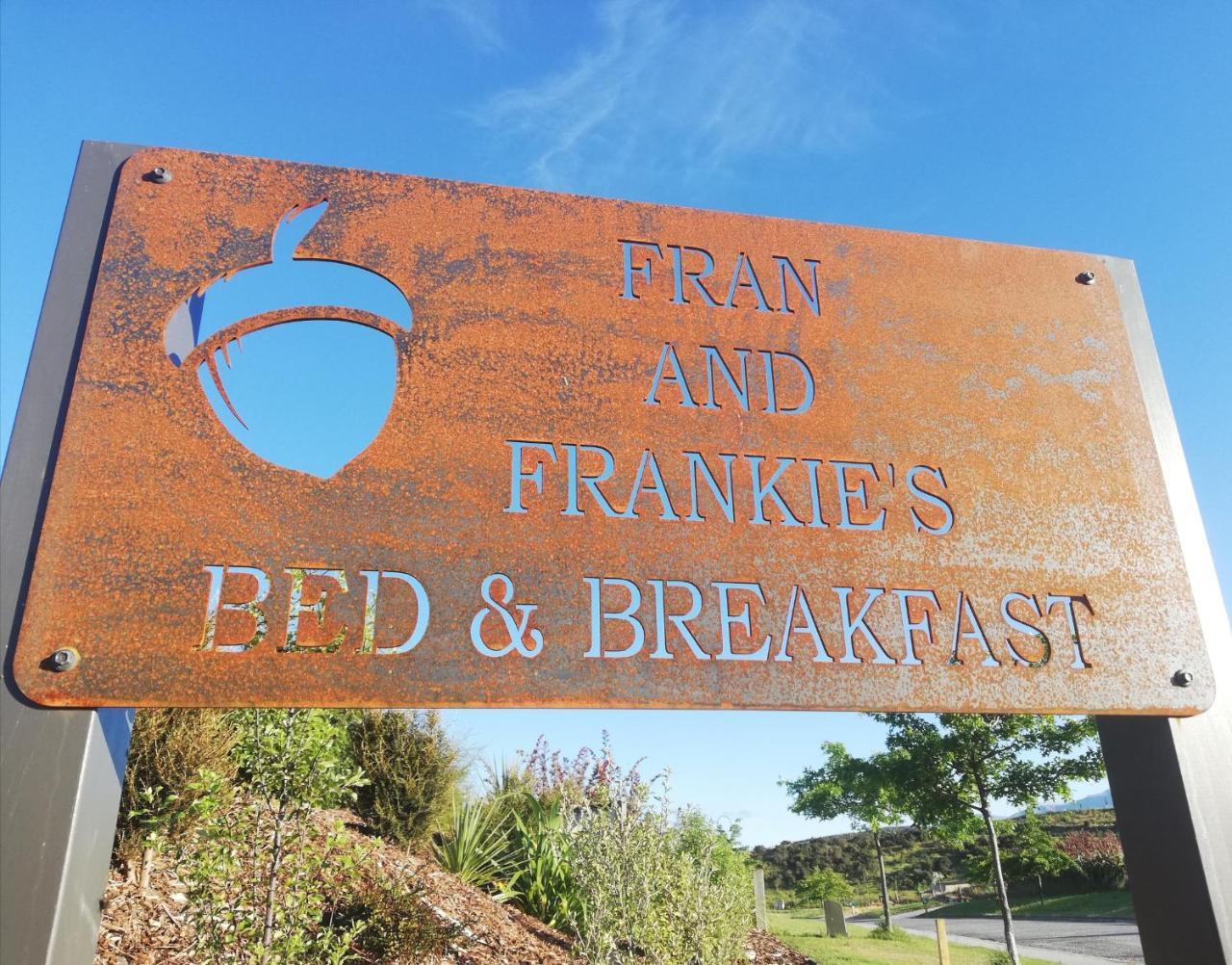 Fran And Frankie'S Bed & Breakfast Luggate Екстериор снимка